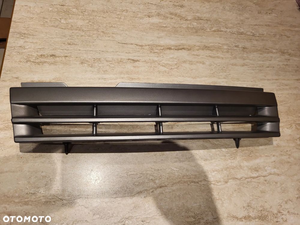 Atrapa przednia  SREBRZYSTA Srebrna  OPEL VECTRA 88->95 - 1