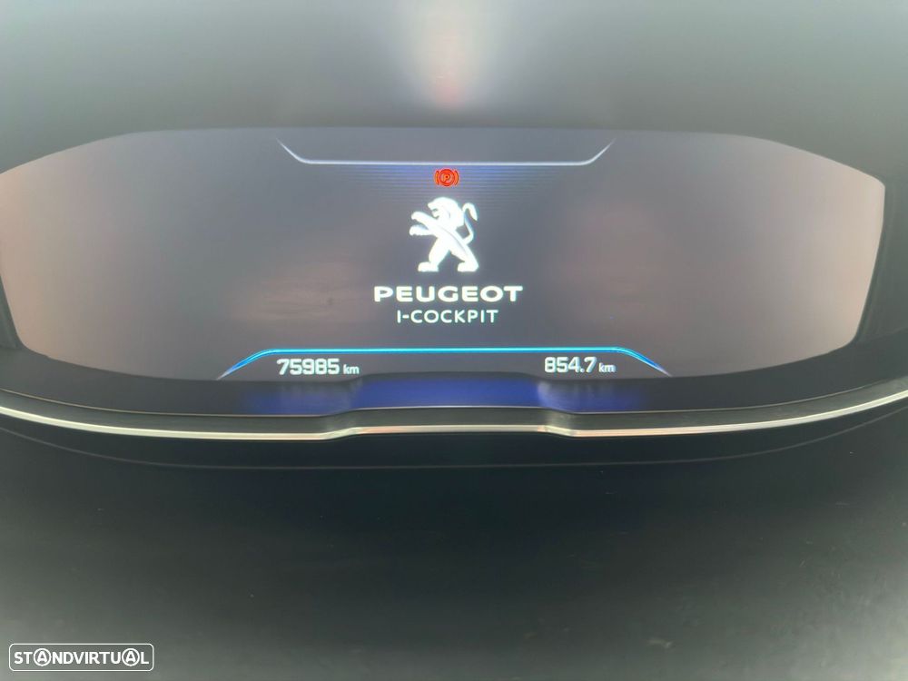 Peugeot 5008 1.2 PureTech Allure EAT6 - 17