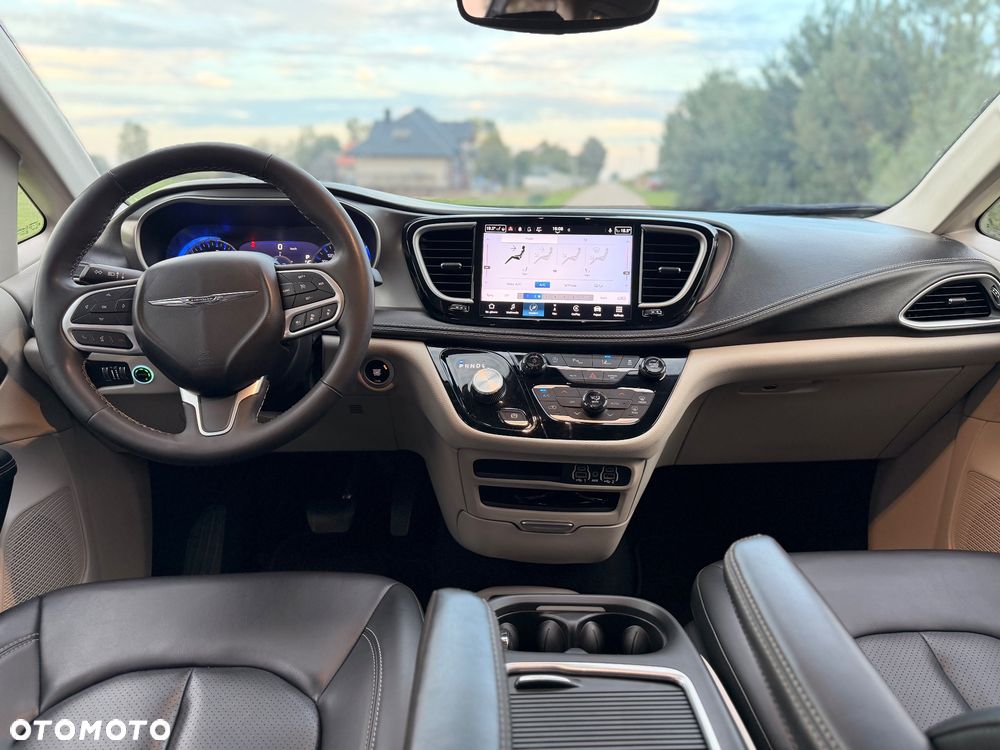 Chrysler Pacifica - 7