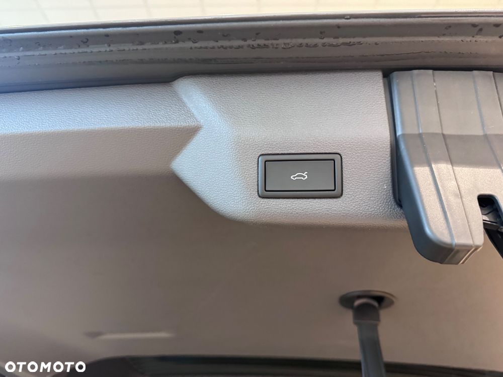 Volkswagen Multivan 2.0 TDI L2 Edition DSG - 10