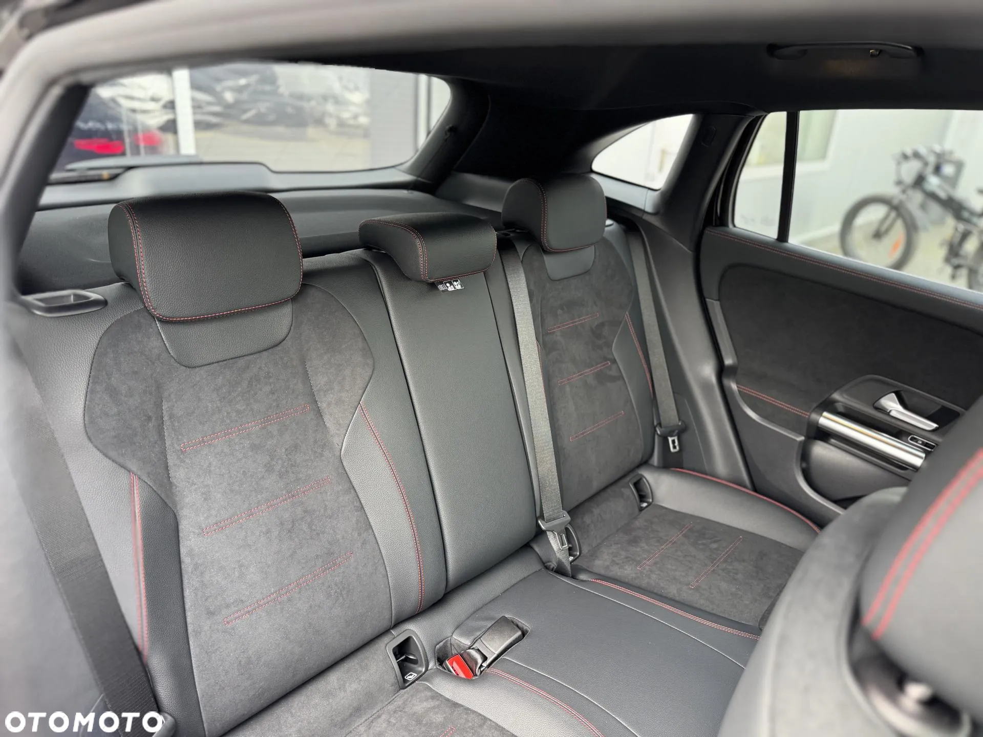 Mercedes-Benz GLA 220 4Matic 8G-DCT AMG Line Advanced Plus - 13