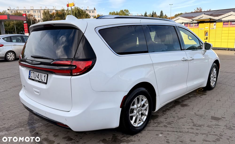Chrysler Pacifica - 5