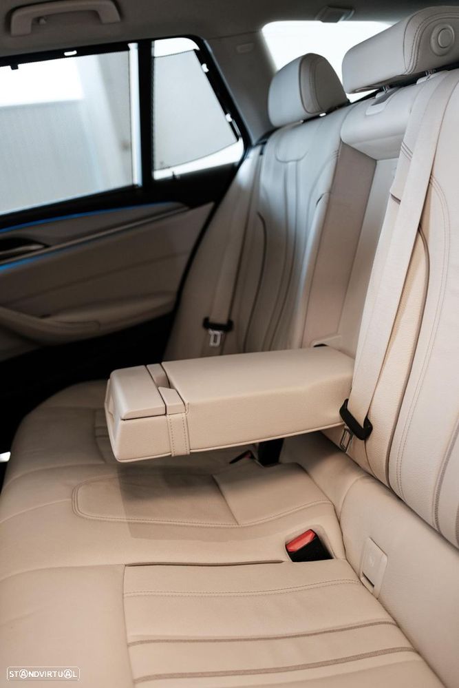 BMW 530 e Aut. Luxury Line - 12
