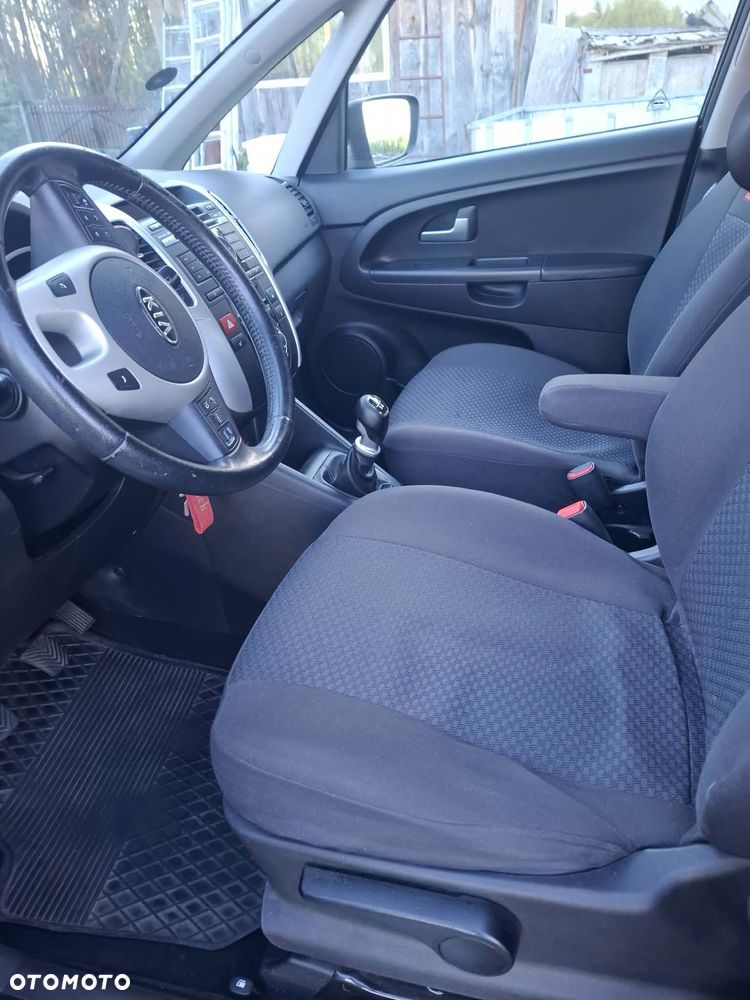 Kia Venga - 6