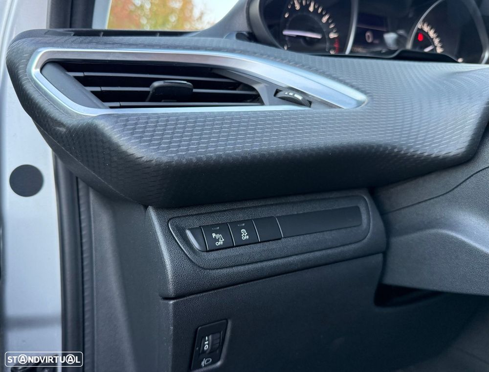 Peugeot 208 1.2 PureTech Allure - 12