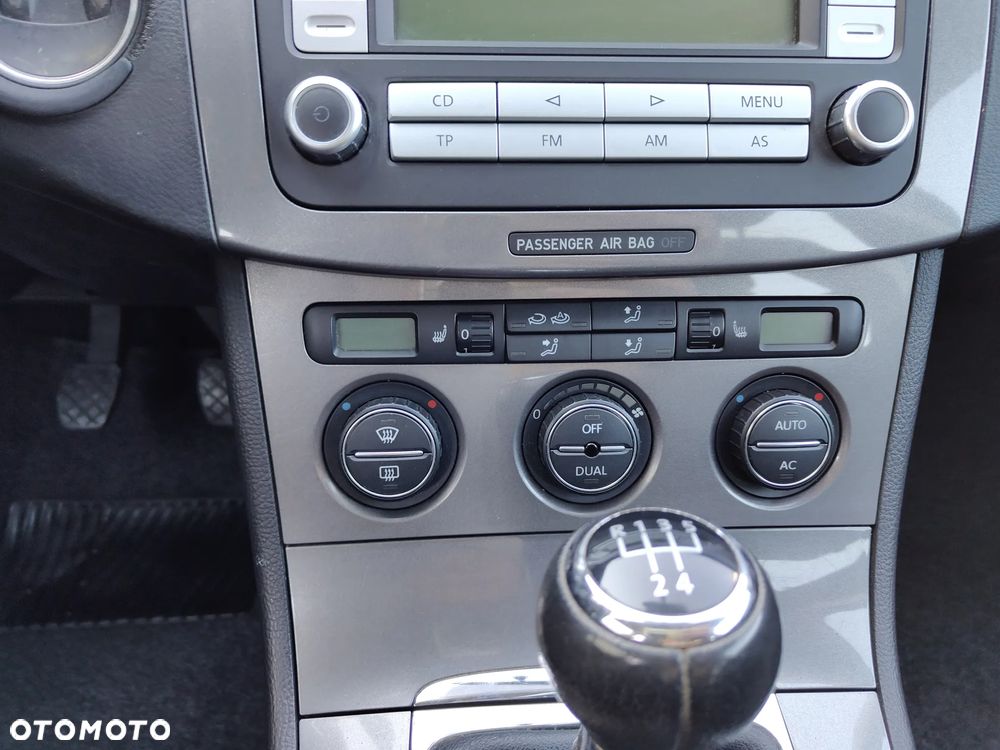 Volkswagen Passat - 21