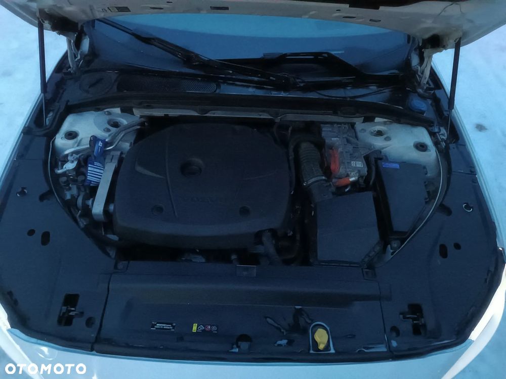 Volvo V90 T8 AWD Plug-In Hybrid R-Design - 35
