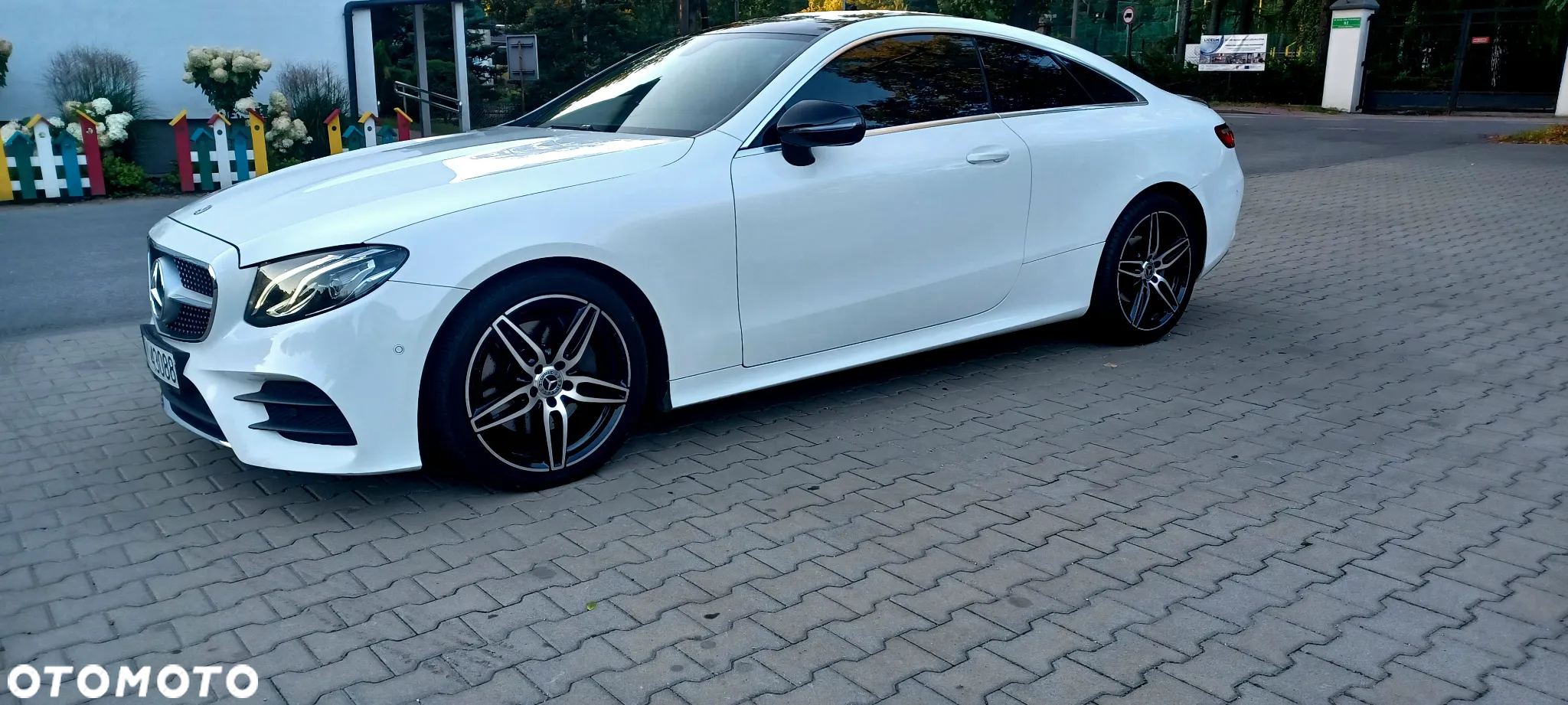 Mercedes-Benz Klasa E 220 d Coupe 9G-TRONIC - 2