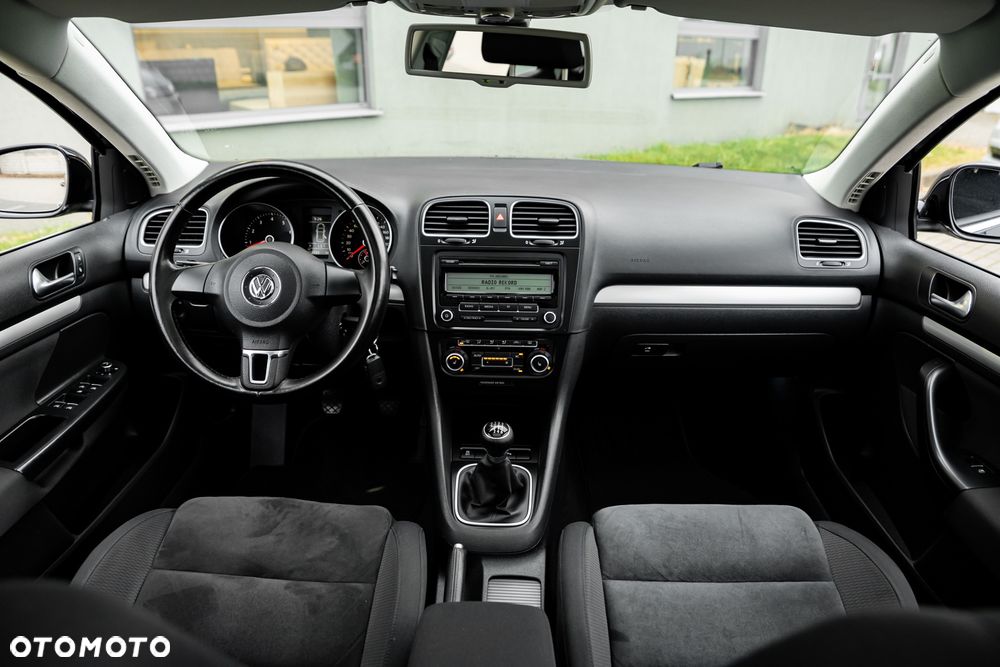 Volkswagen Golf - 25