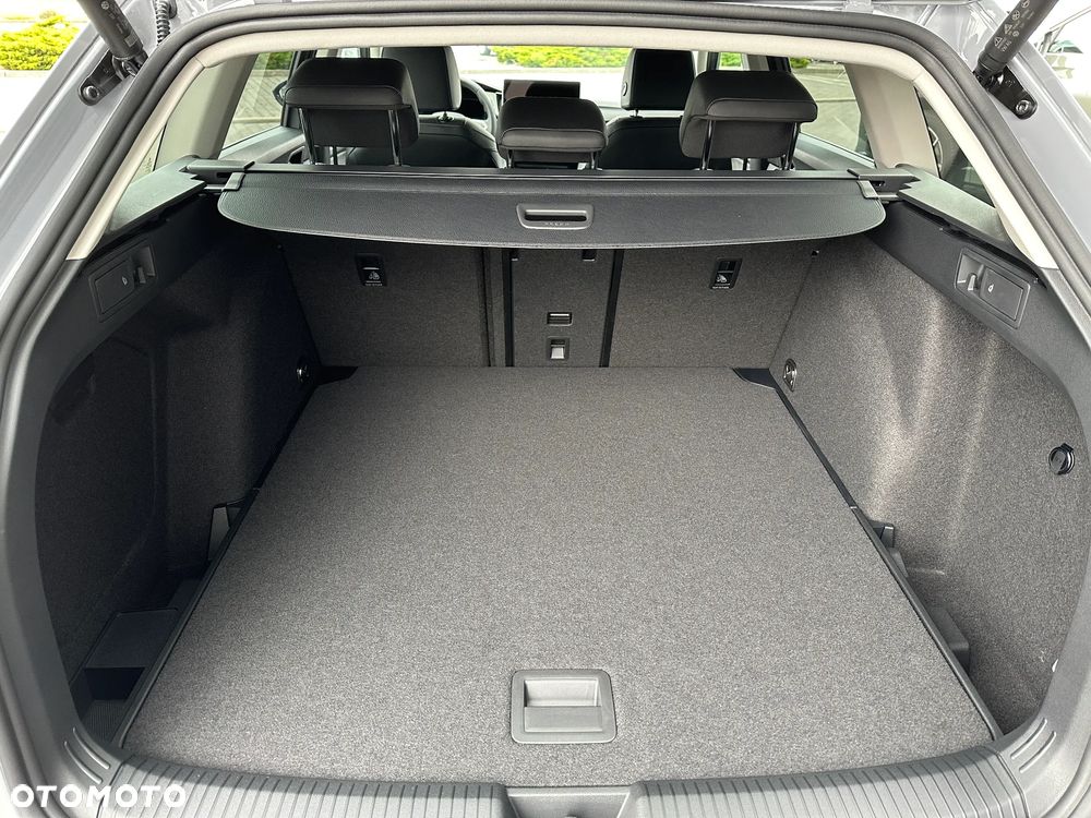 Volkswagen Golf VIII 2.0 TDI Life Plus DSG - 28