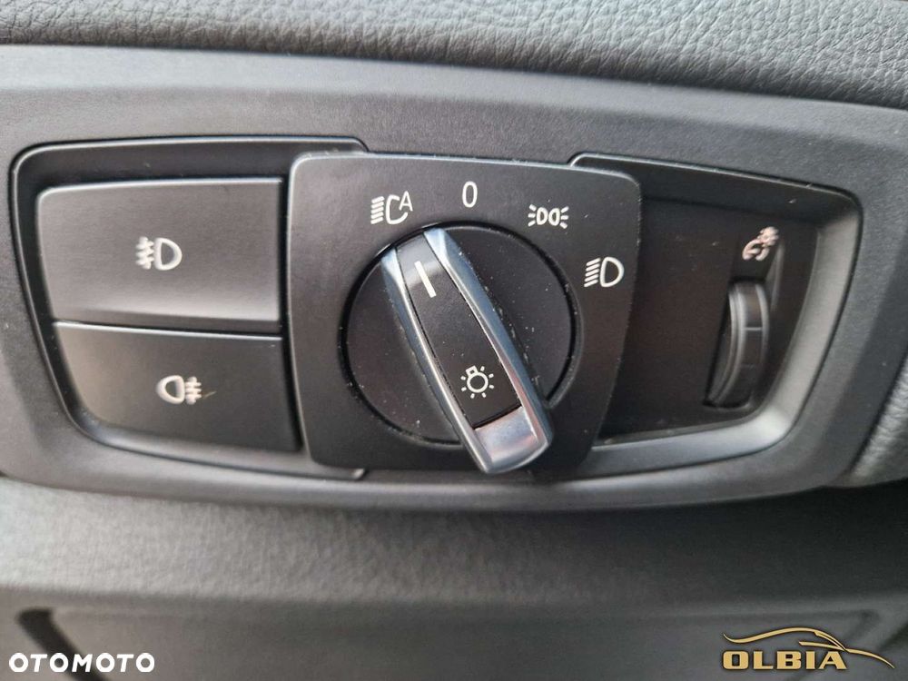 BMW Seria 2 218d Sport Line - 28