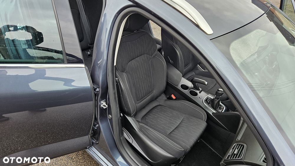 Renault Megane TCe 115 GPF LIMITED - 8