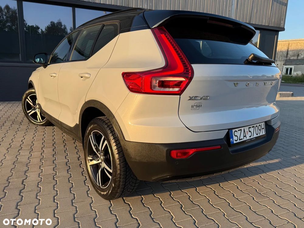 Volvo XC 40 T3 R-Design - 34