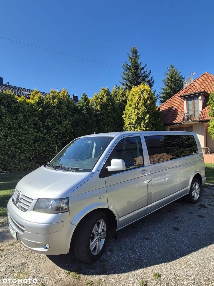 Volkswagen Caravelle - 1