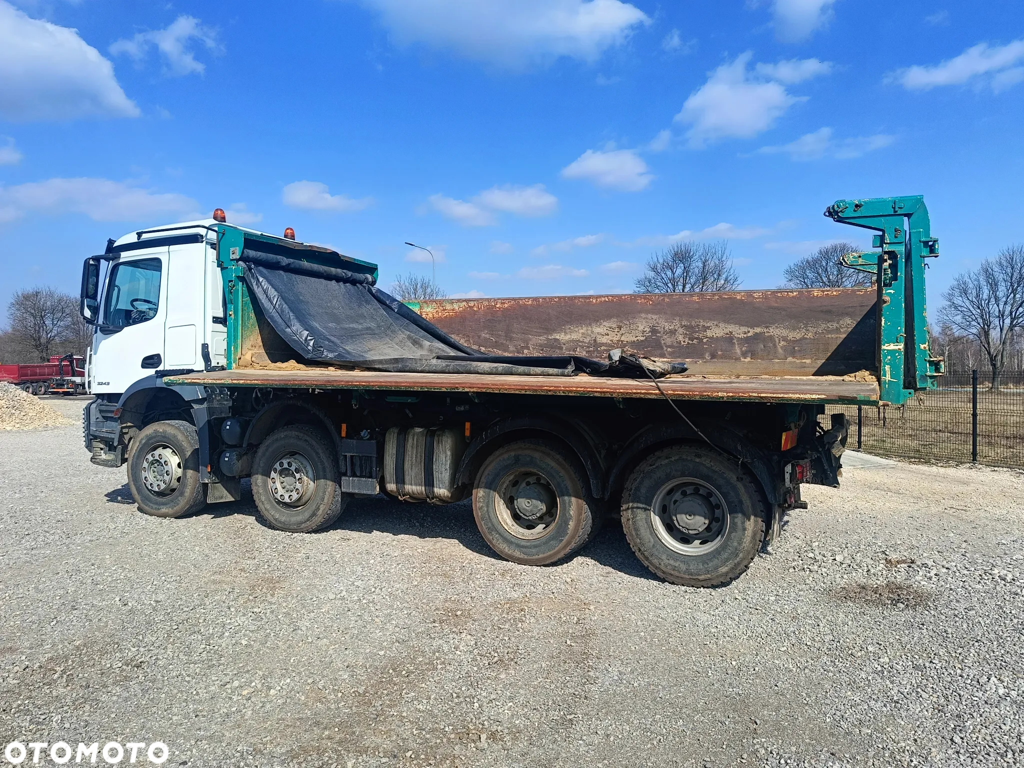 Mercedes-Benz Arocs 3243 - 27