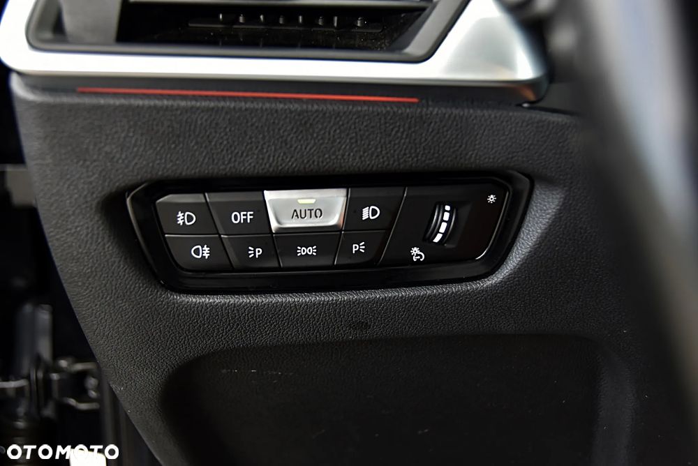 BMW Seria 3 330i xDrive - 39