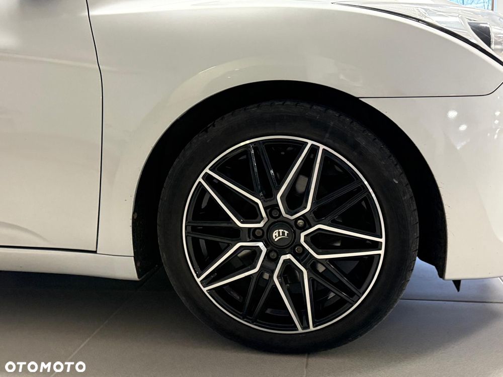 Hyundai i40 1.7 CRDi Comfort + - 25