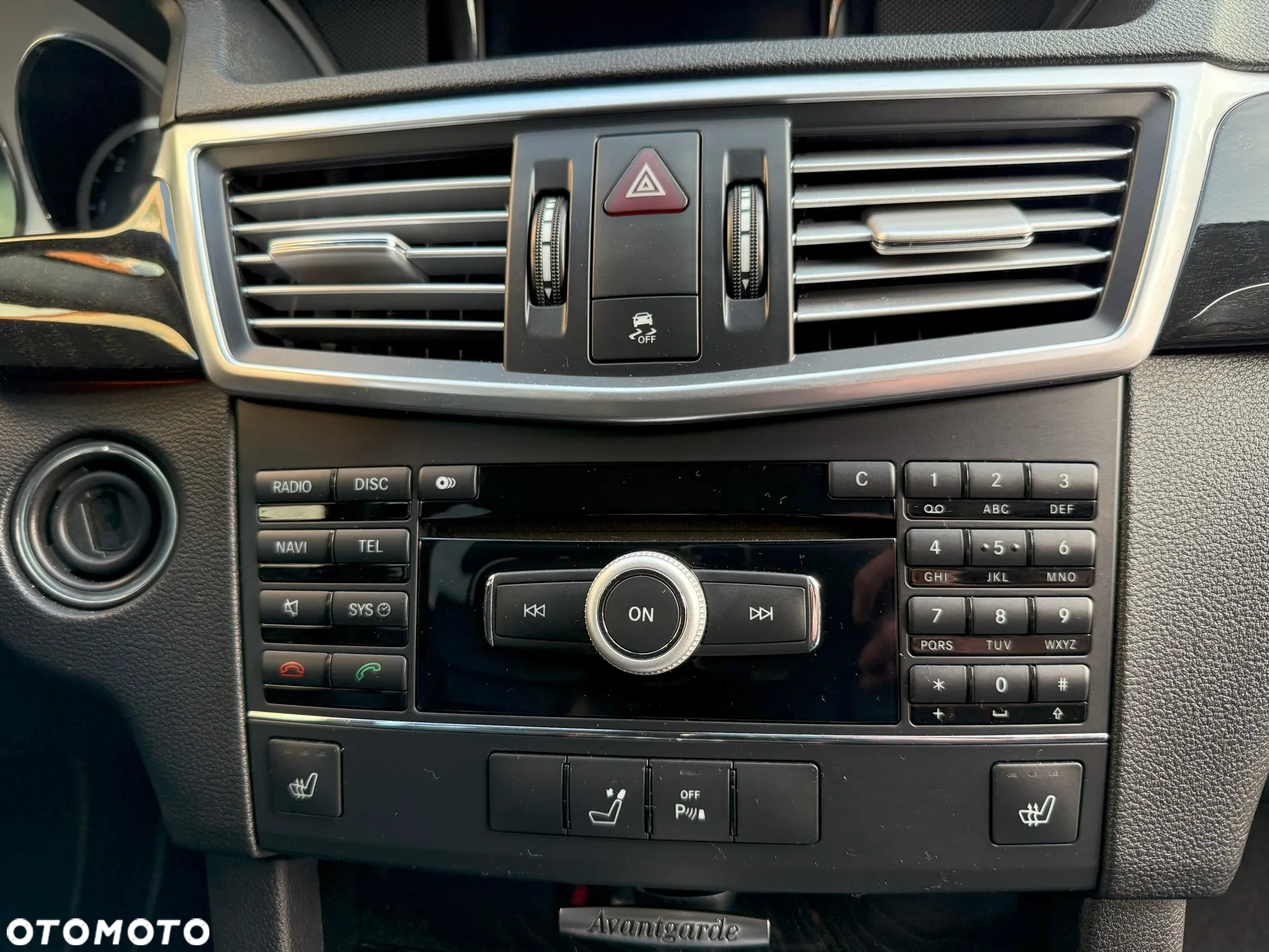 Mercedes-Benz Klasa E 220 T CDI DPF BlueEFFICIENCY Automatik Avantgarde - 17