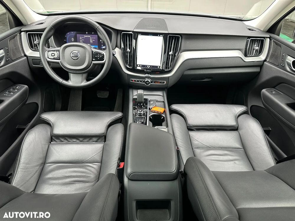 Volvo XC 60 B4 D Ultimate Dark - 11