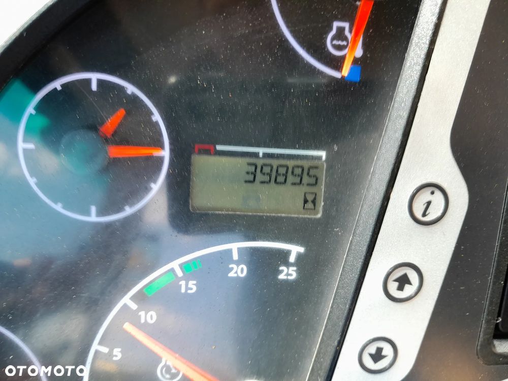 JCB 3CX 2019R szybkozłącze przód tył - 24