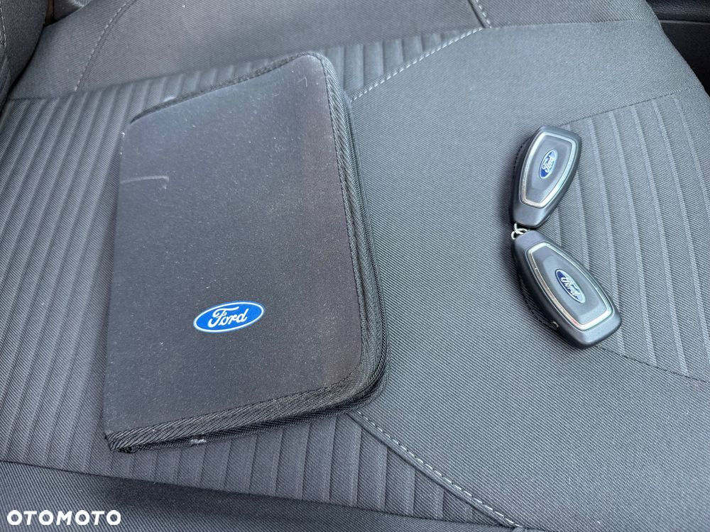 Ford Focus - 36