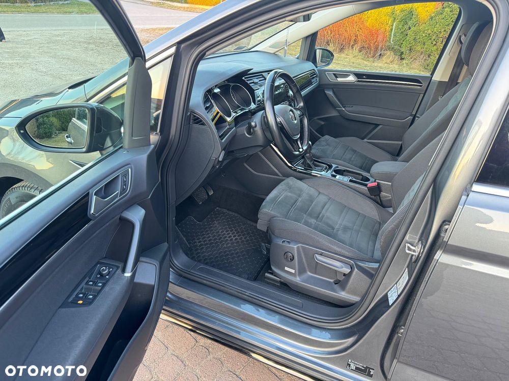 Volkswagen Touran - 18