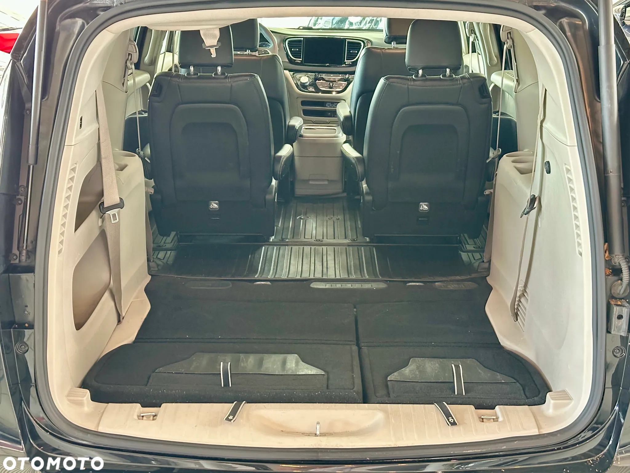 Chrysler Pacifica - 20