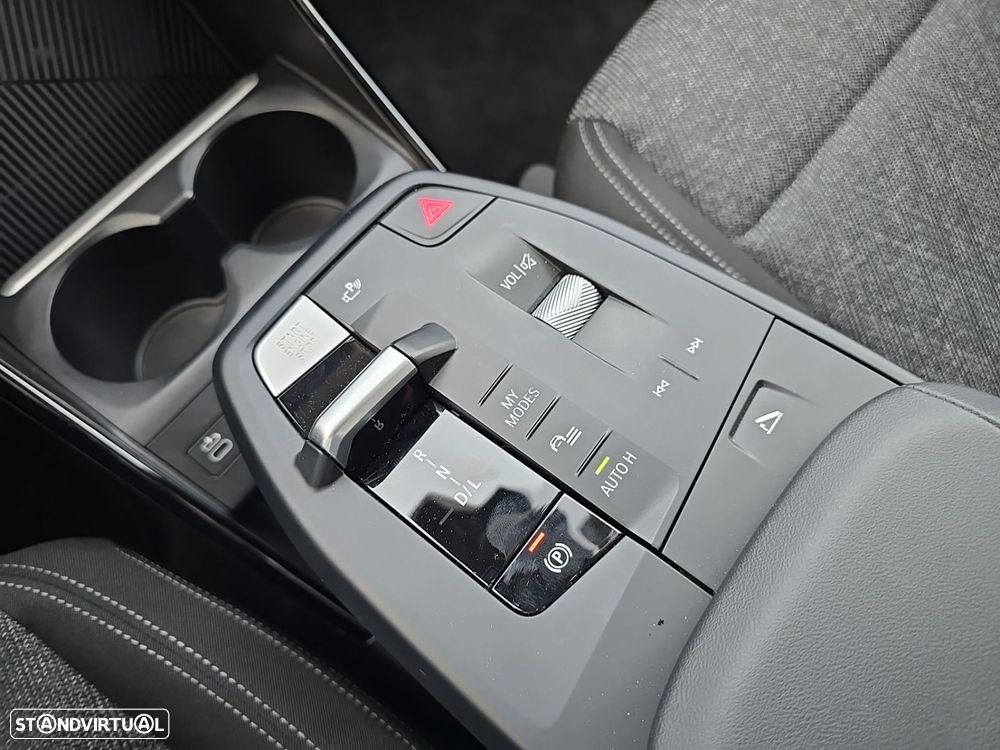 BMW 225xe Active Tourer - 17