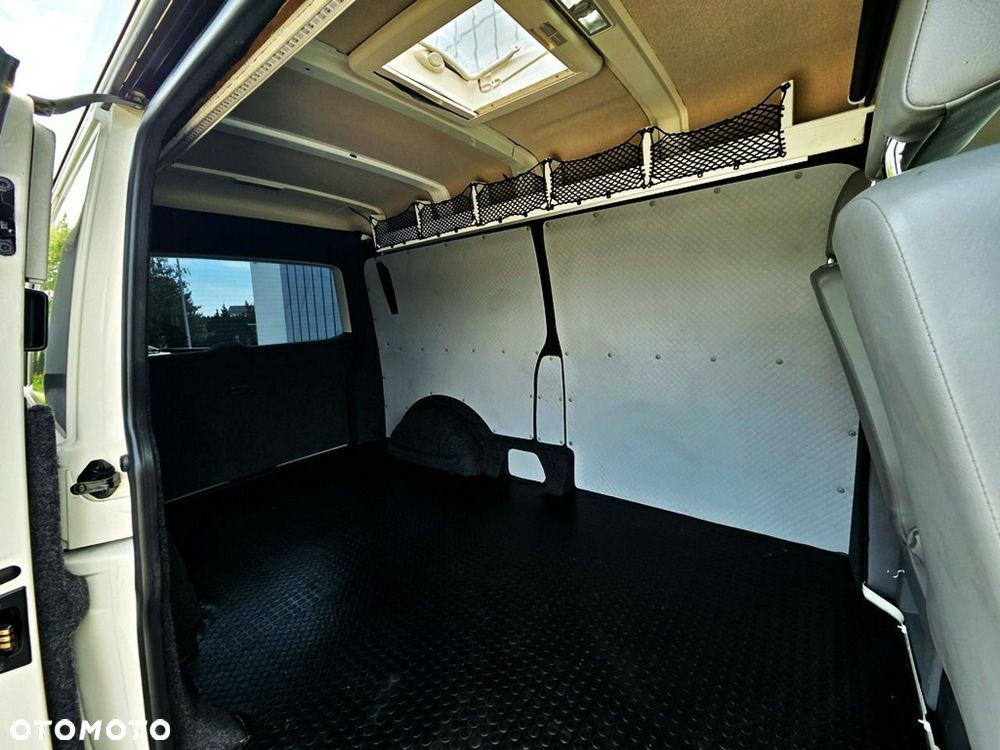 Volkswagen Transporter - 12