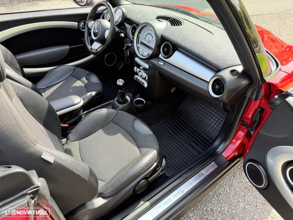 MINI Cabrio Cooper S - 13