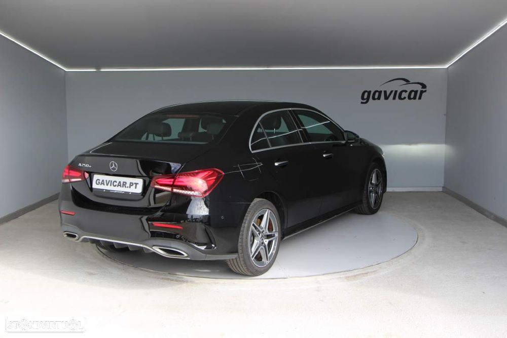 Mercedes-Benz A 250 e AMG Line - 26