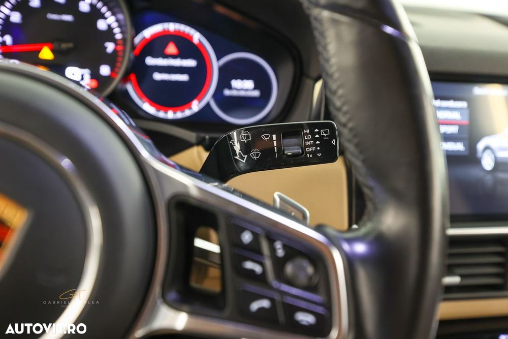 Porsche Cayenne - 13