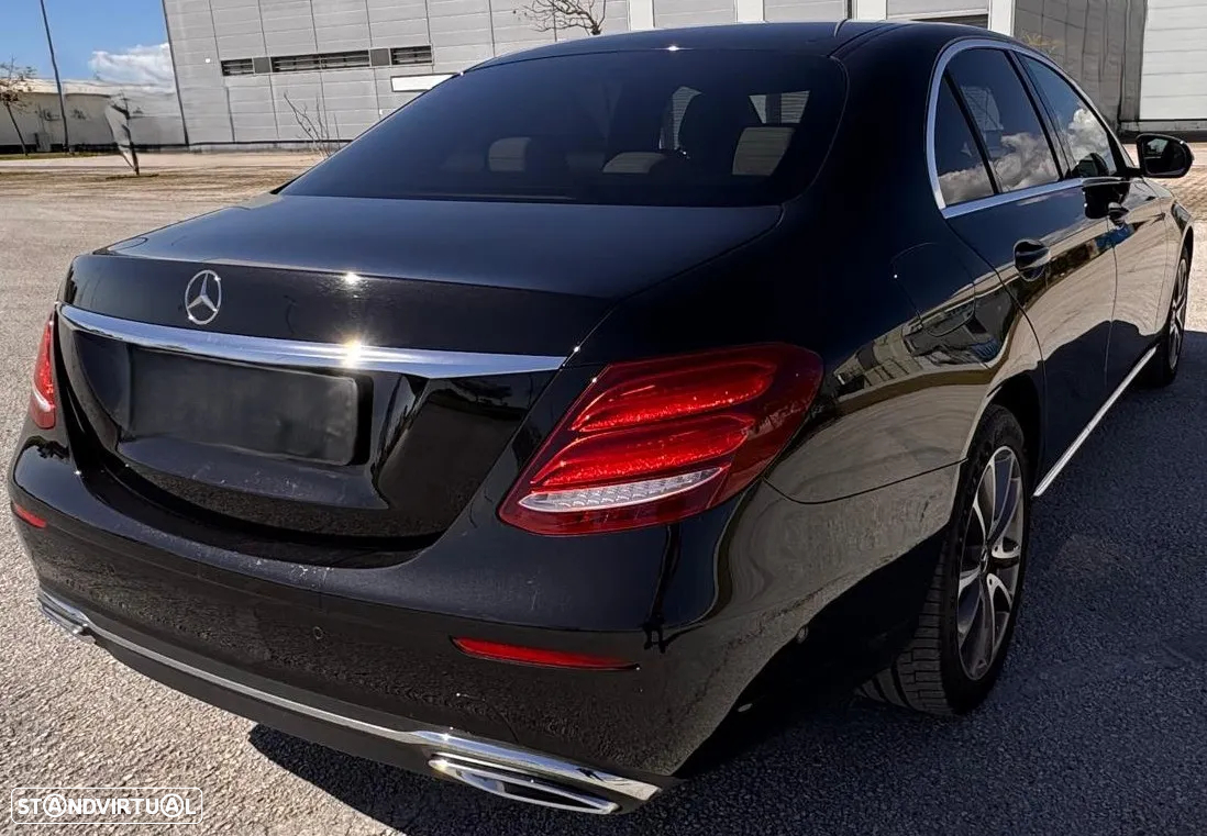 Mercedes-Benz E 220 d Exclusive Line - 3