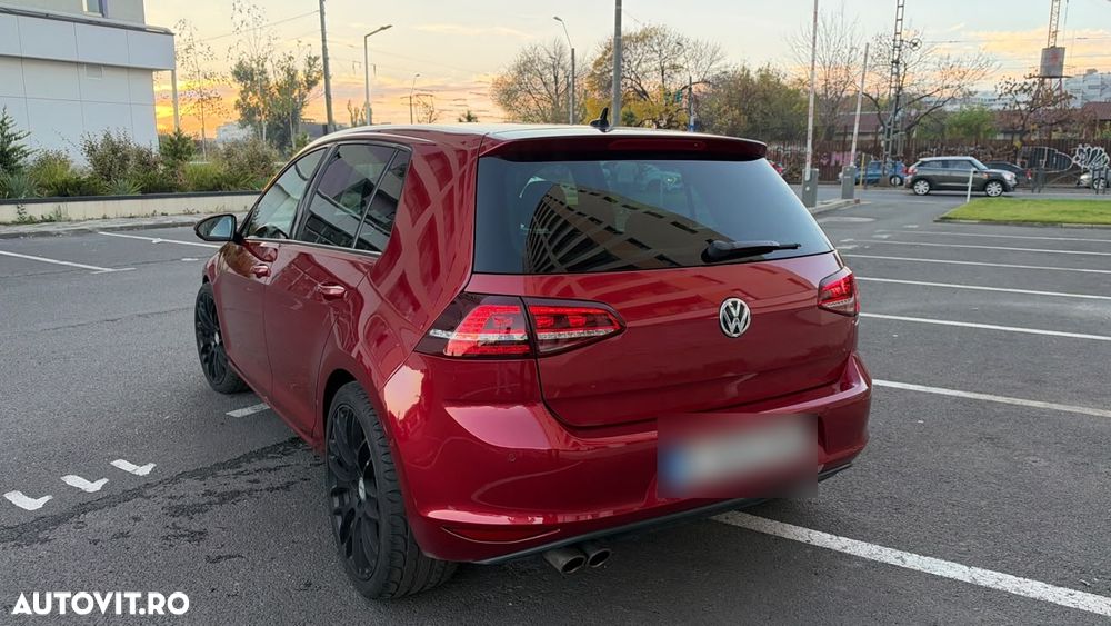 Volkswagen Golf - 6