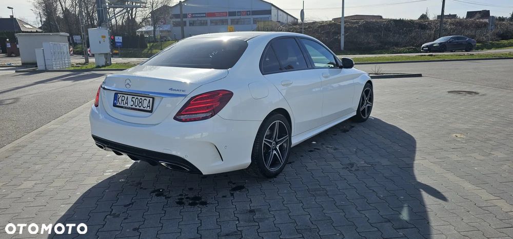 Mercedes-Benz Klasa C 200 4-Matic 9G-TRONIC - 2