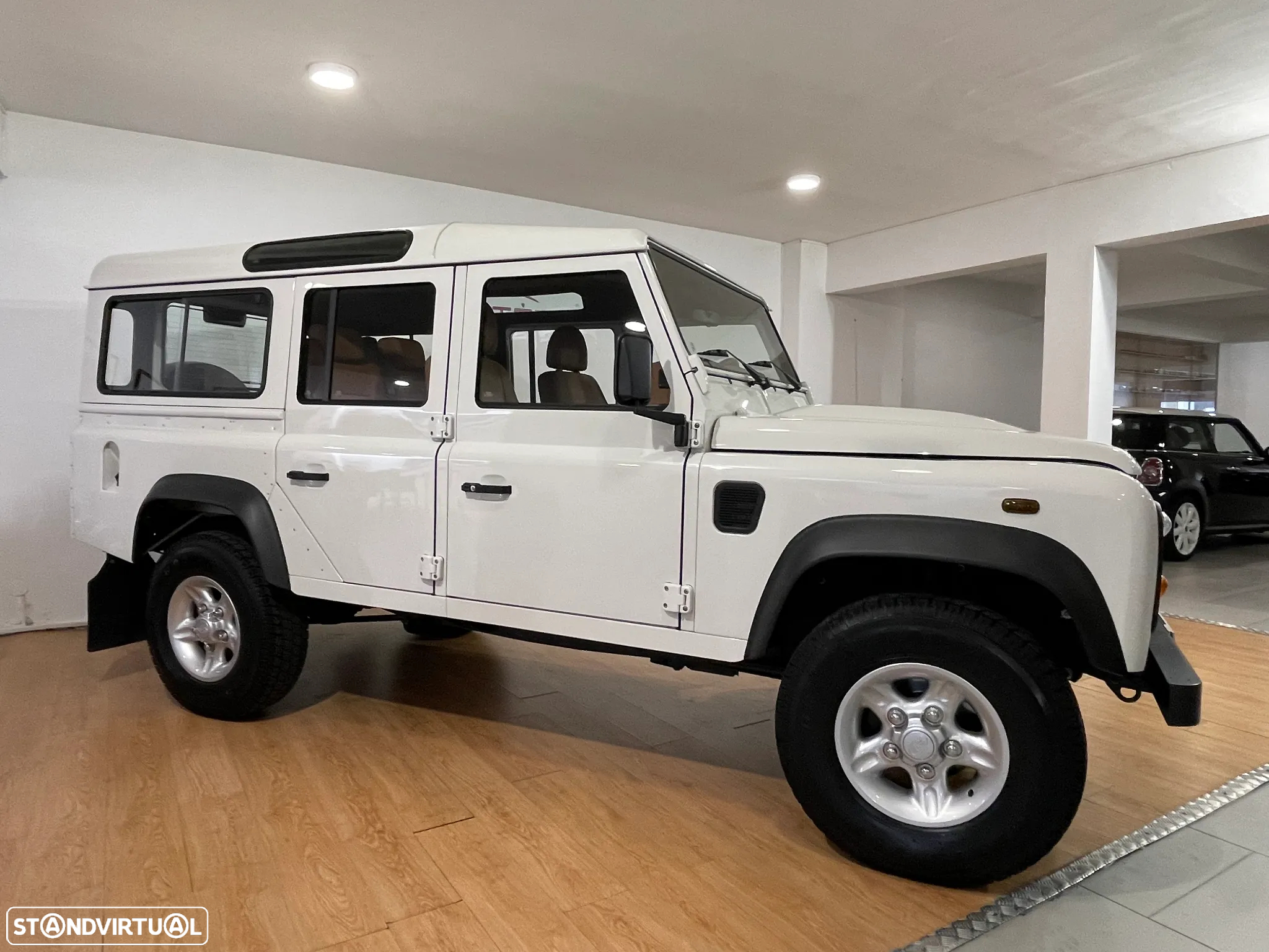 Land Rover Defender 110 CC 2.4 CRD SE - 56