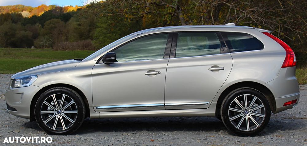 Volvo XC 60 D5 AWD Geartronic Summum - 8