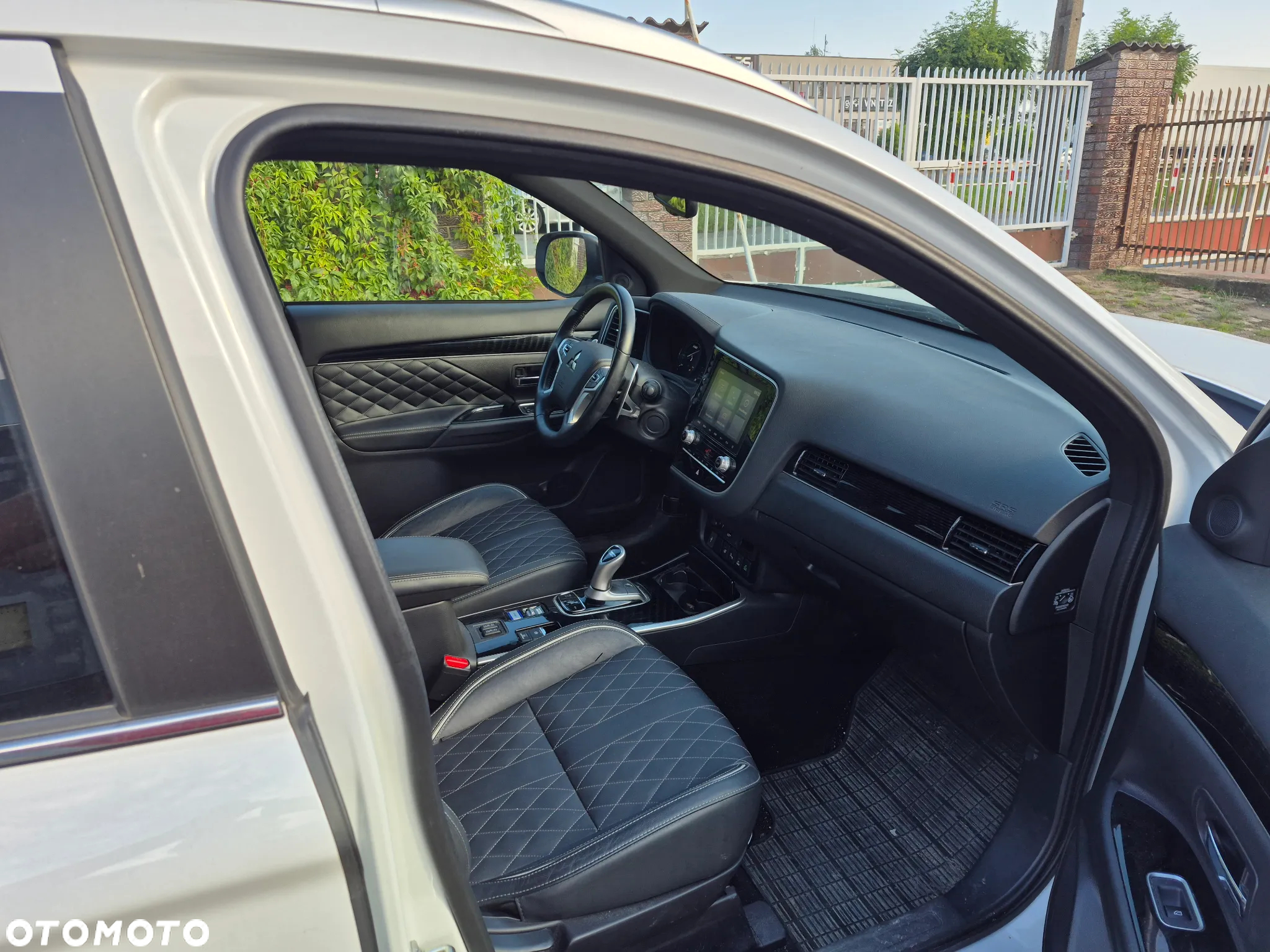 Mitsubishi Outlander 2.4 4WD Plug-In Hybrid Diamant - 9