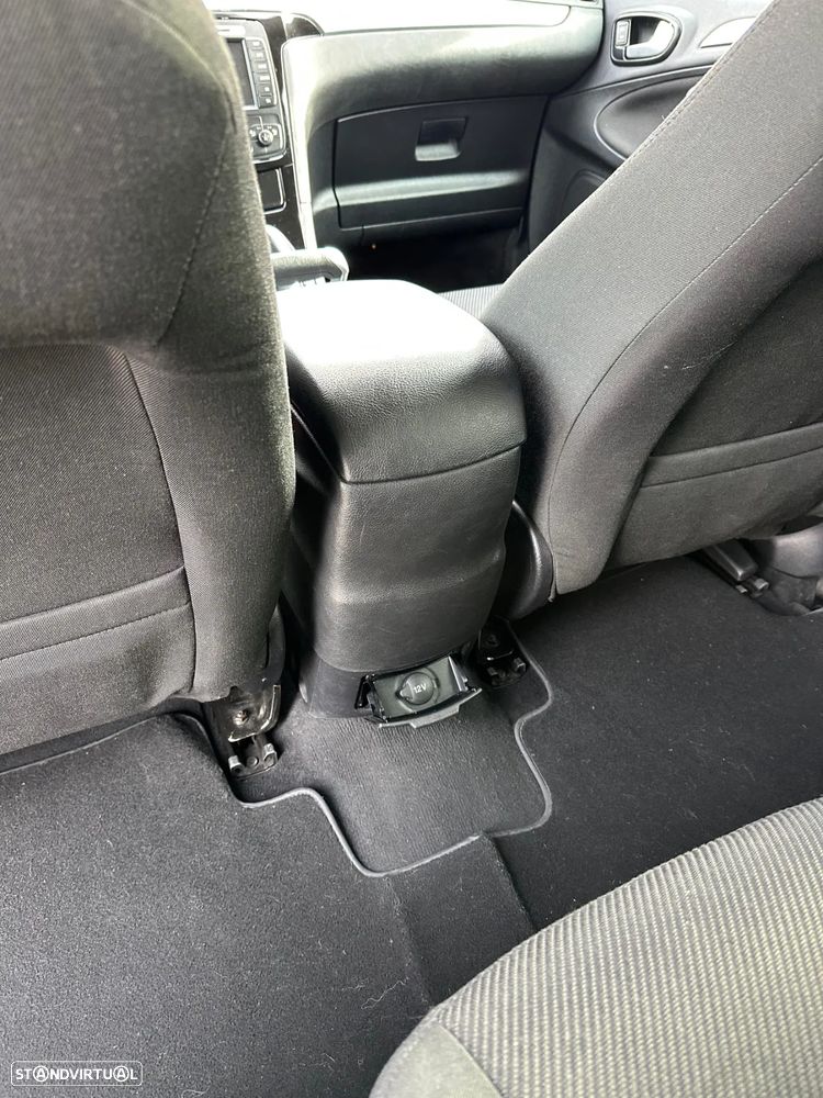 Ford S-Max 2.0 TDCi DPF Trend - 12