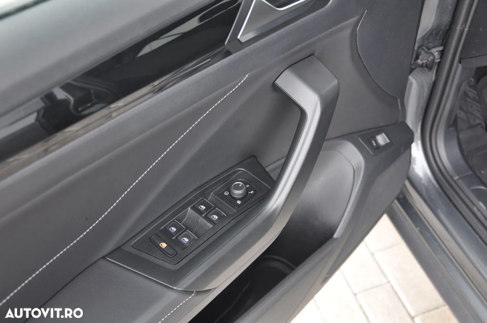 Volkswagen T-Roc - 11