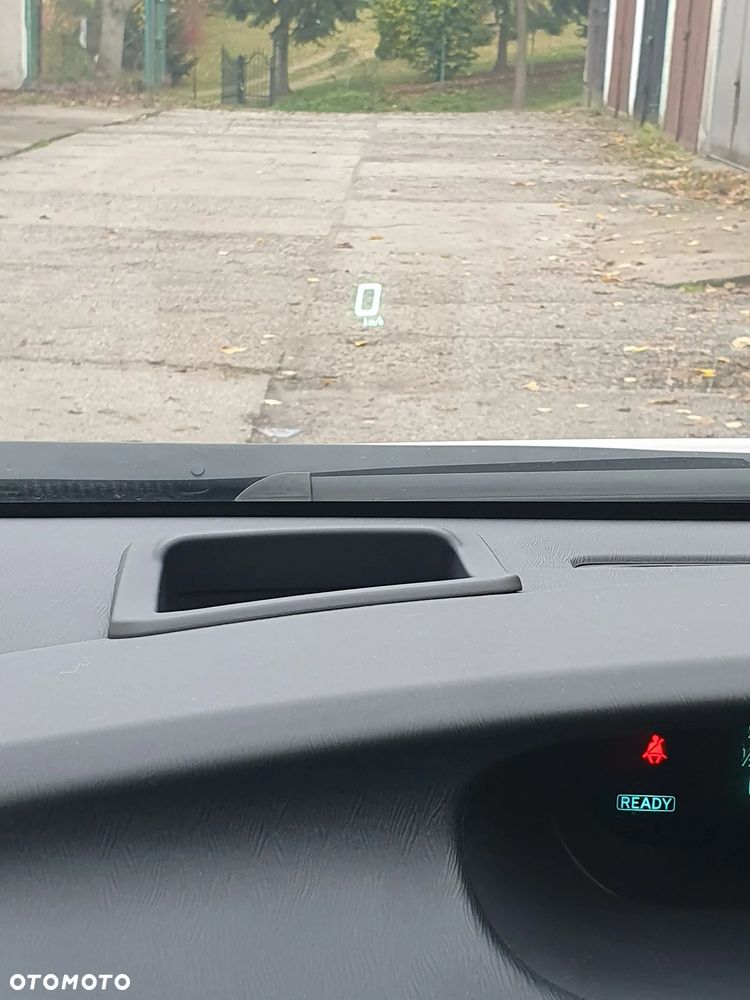 Toyota Prius (Hybrid) - 20