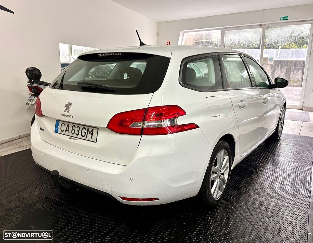 Peugeot 308 SW BlueHDi 120 EAT6 Stop & Start Allure - 4