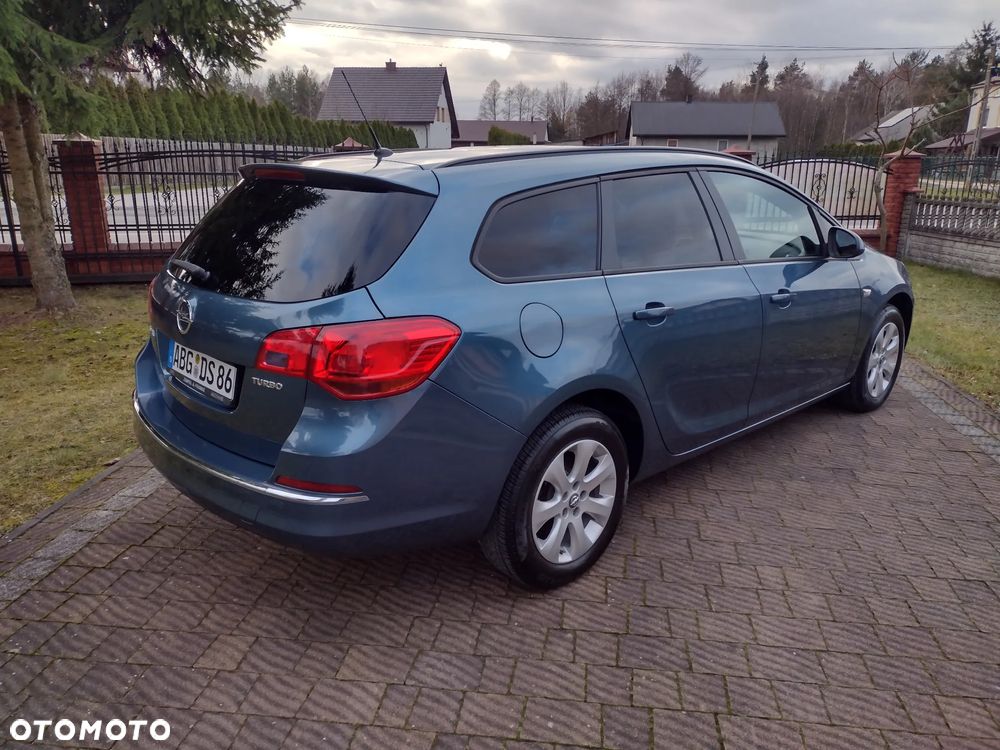 Opel Astra 1.4 Turbo Exklusiv - 4