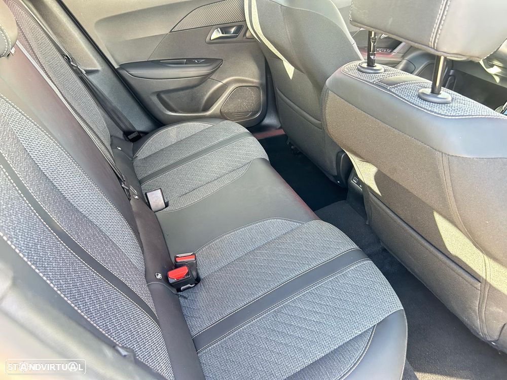 Peugeot 2008 Hybrid 145 e-DSC Allure - 14