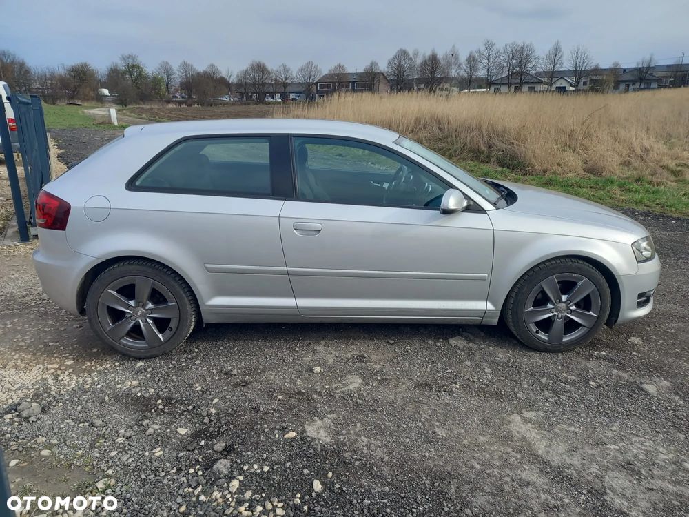 Audi A3 3-drzwiowe 1.6 Ambiente - 4