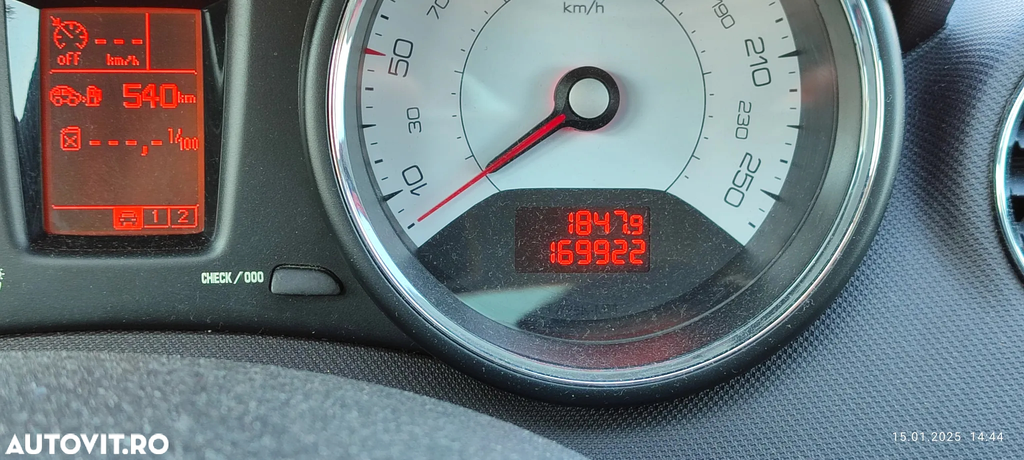Peugeot 308 HDi FAP 110 Premium - 5