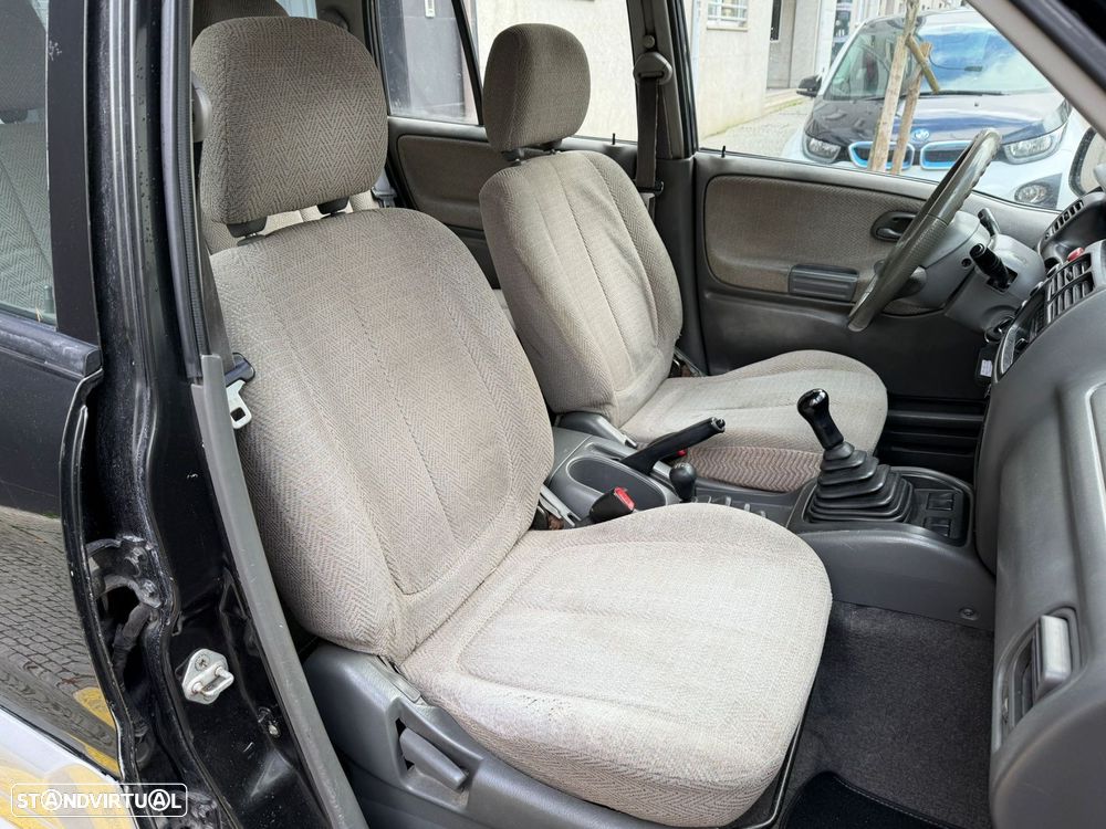 Suzuki Grand Vitara Metal Top 2.0 TDi - 15