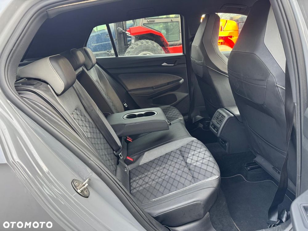 Volkswagen Golf 2.0 TDI SCR DSG R-Line - 24