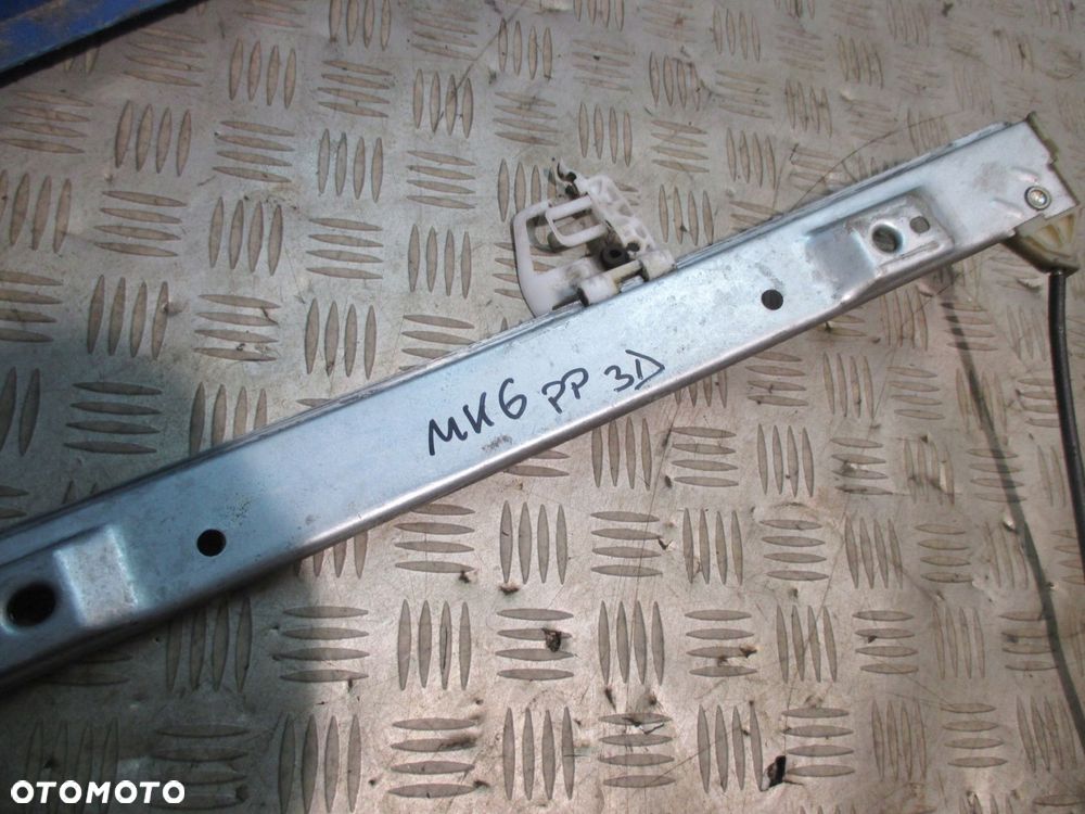 Podnośnik szyby prawy przód 3d Ford Fiesta MK6 - 2