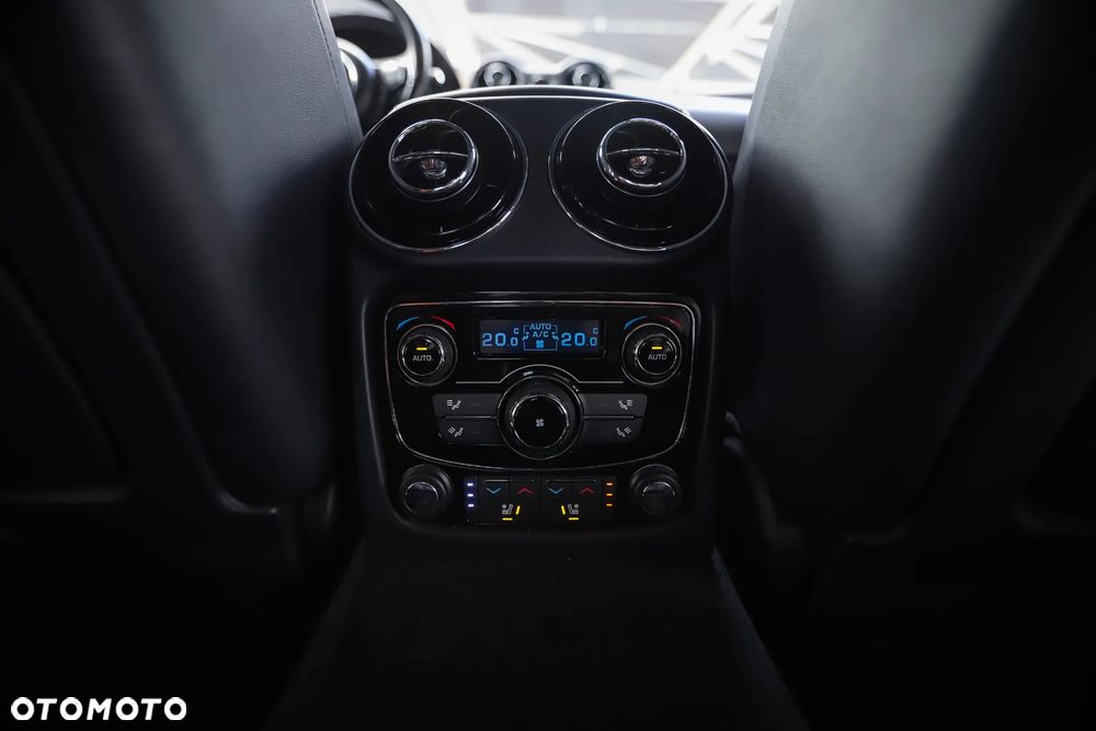 Jaguar XJ 3.0 T AWD LWB Portfolio - 27